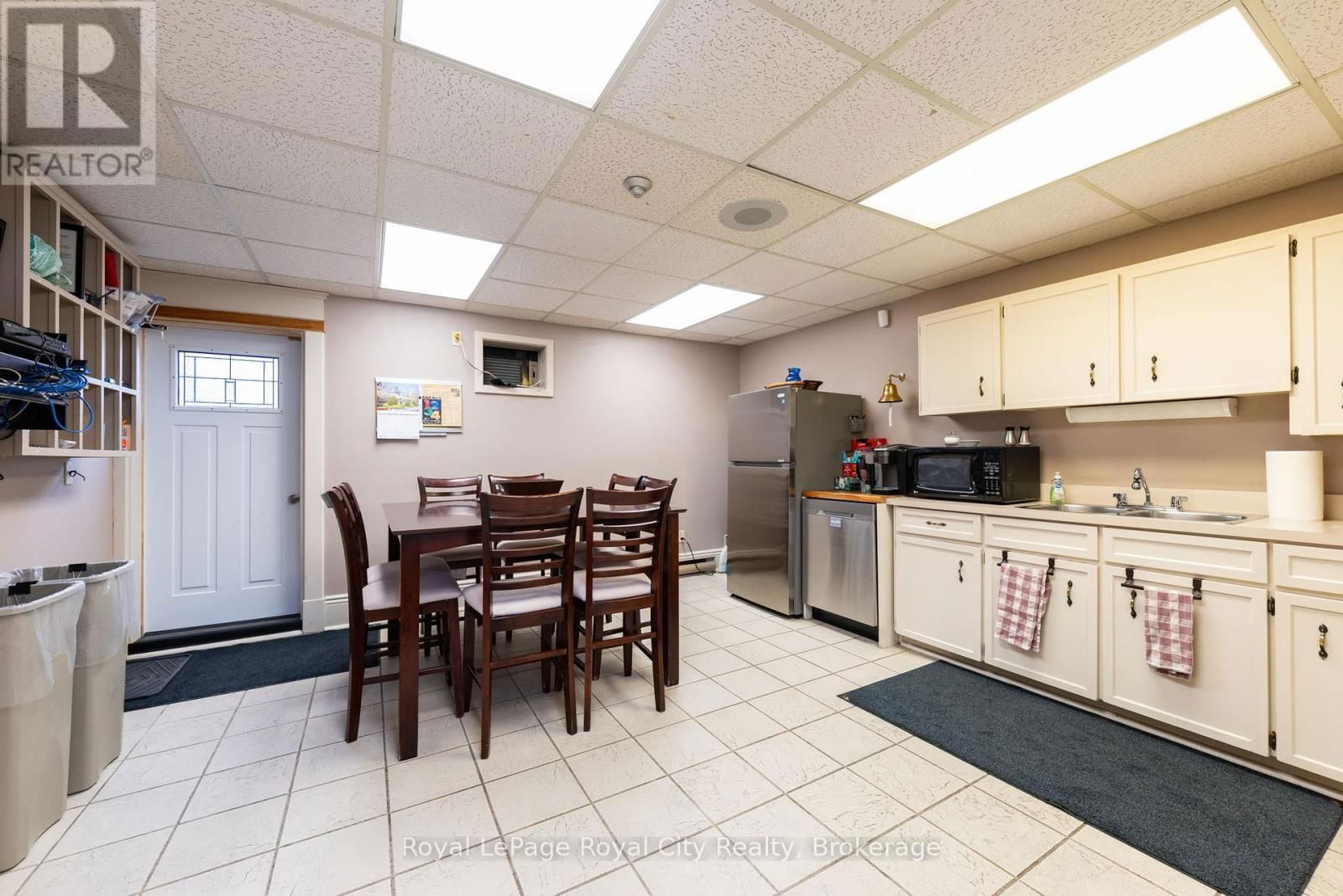 457 WOOLWICH STREET Image 11
