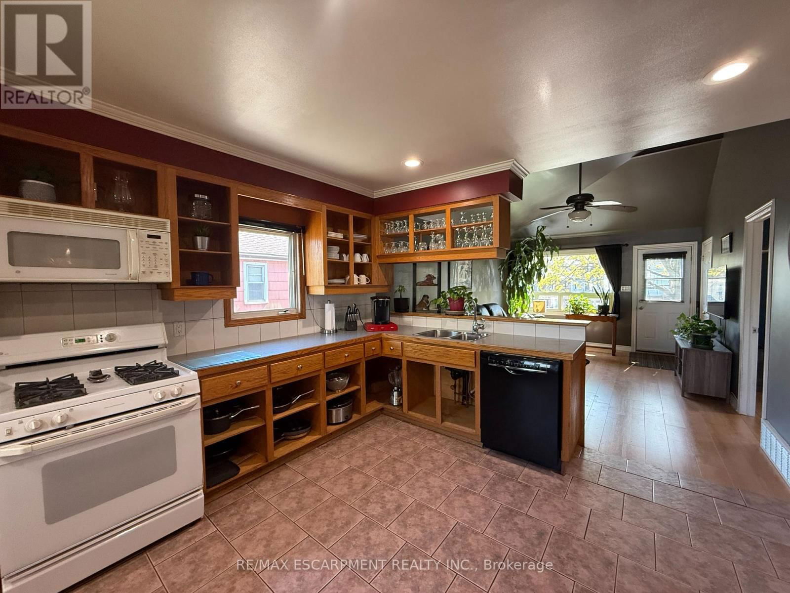 713 TATE AVENUE Image 11