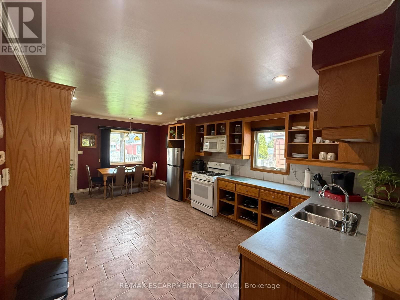 713 TATE AVENUE Image 6