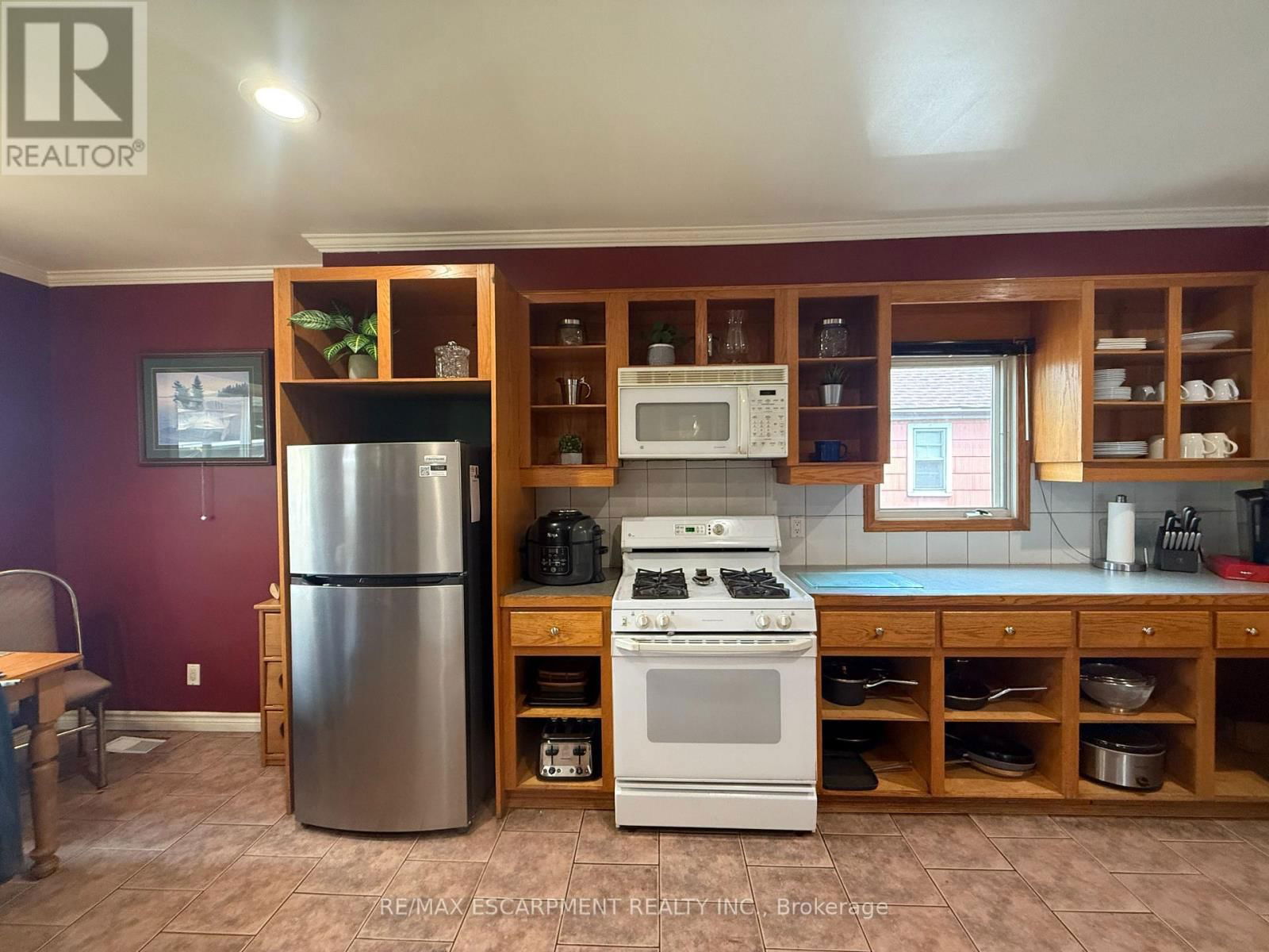 713 TATE AVENUE Image 8