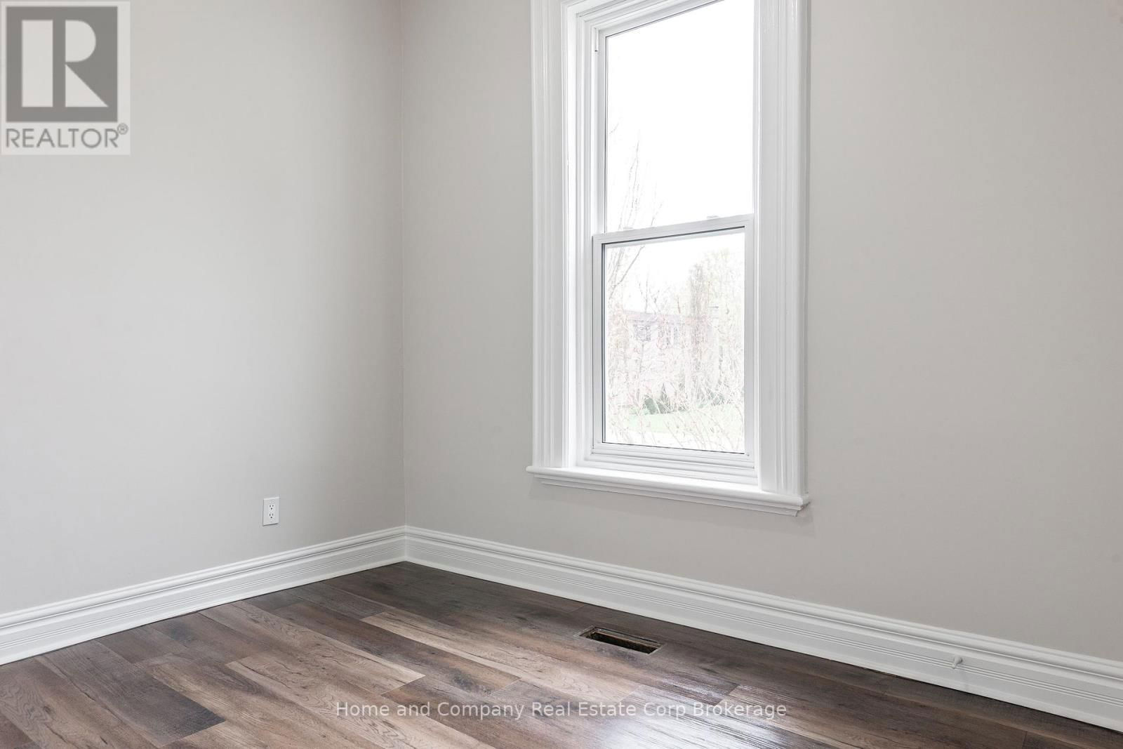 131 CAMBRIA STREET Image 20