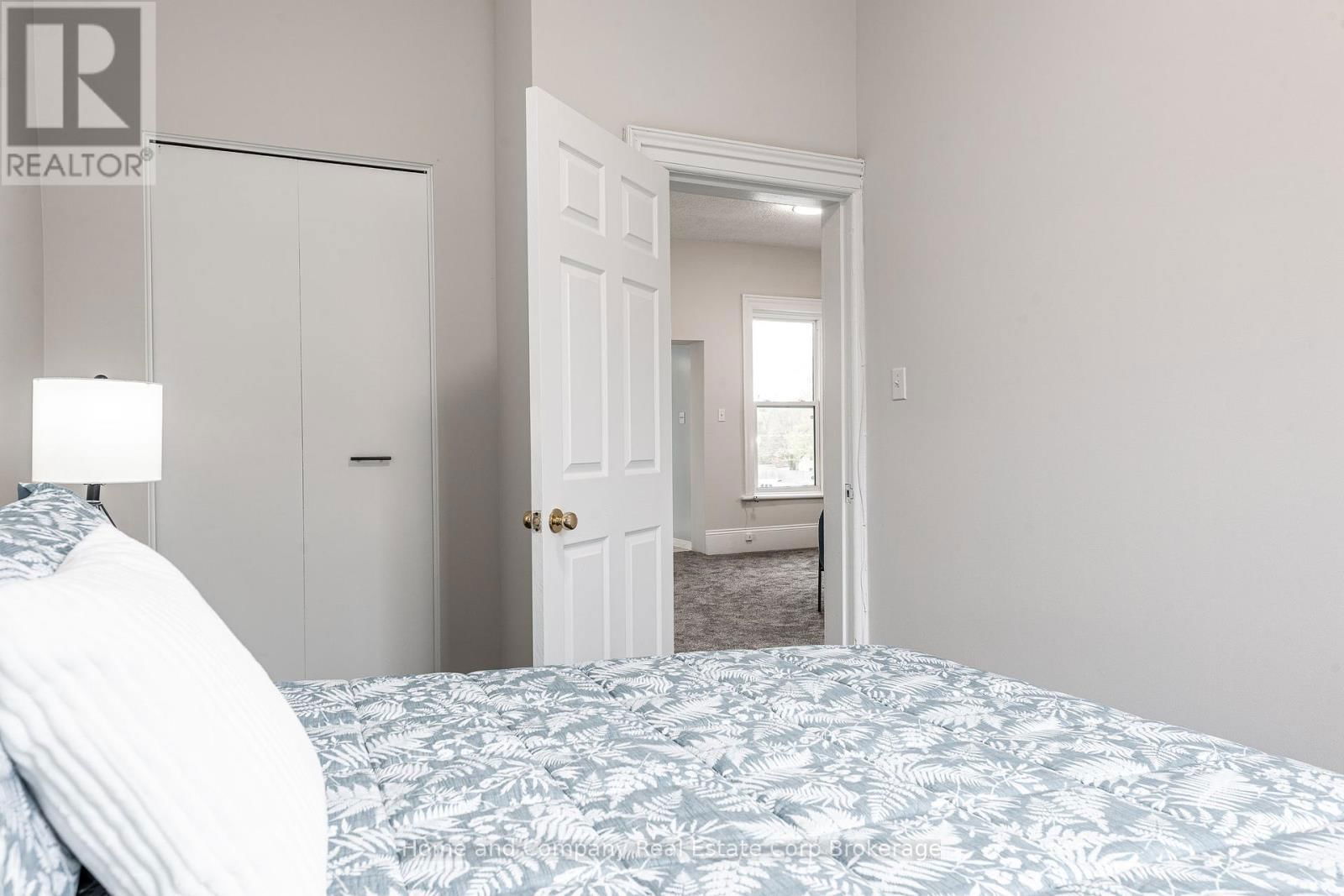 131 CAMBRIA STREET Image 30