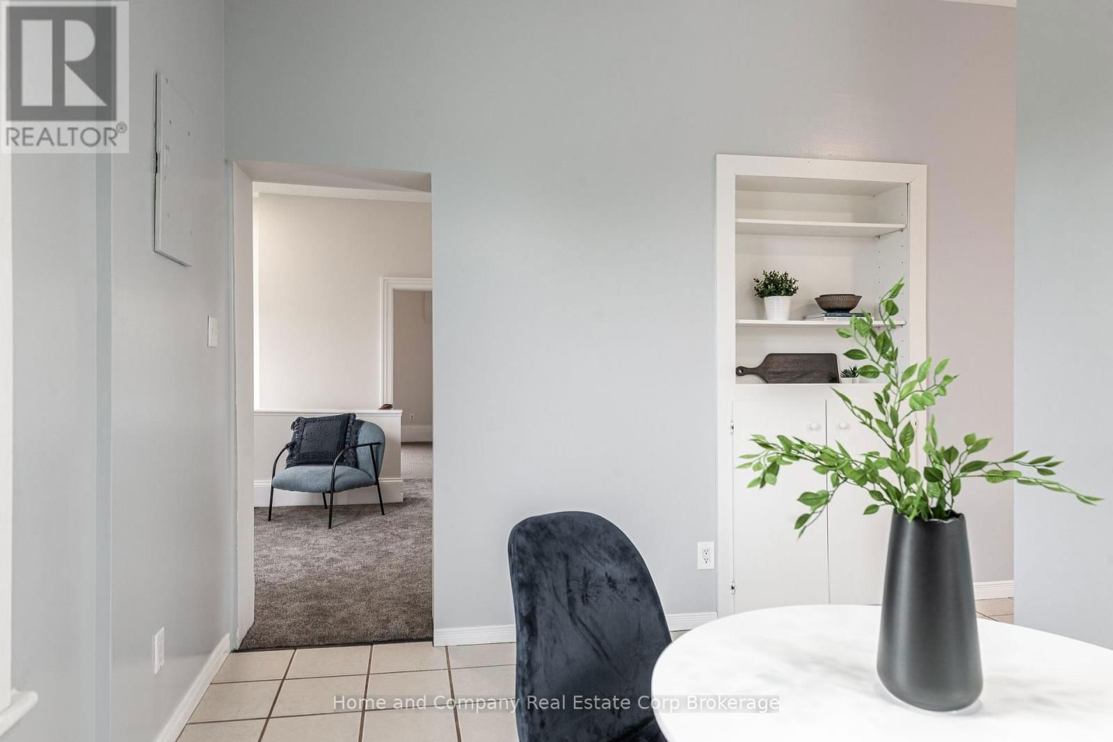 131 CAMBRIA STREET Image 34