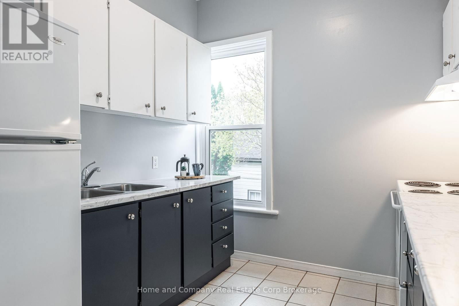 131 CAMBRIA STREET Image 36