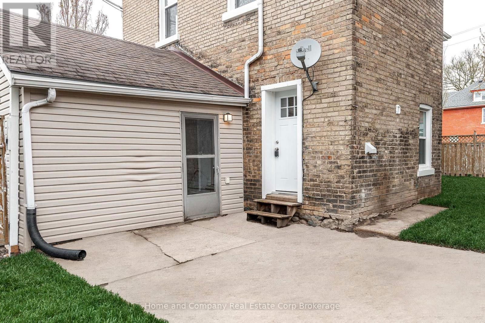 131 CAMBRIA STREET Image 44