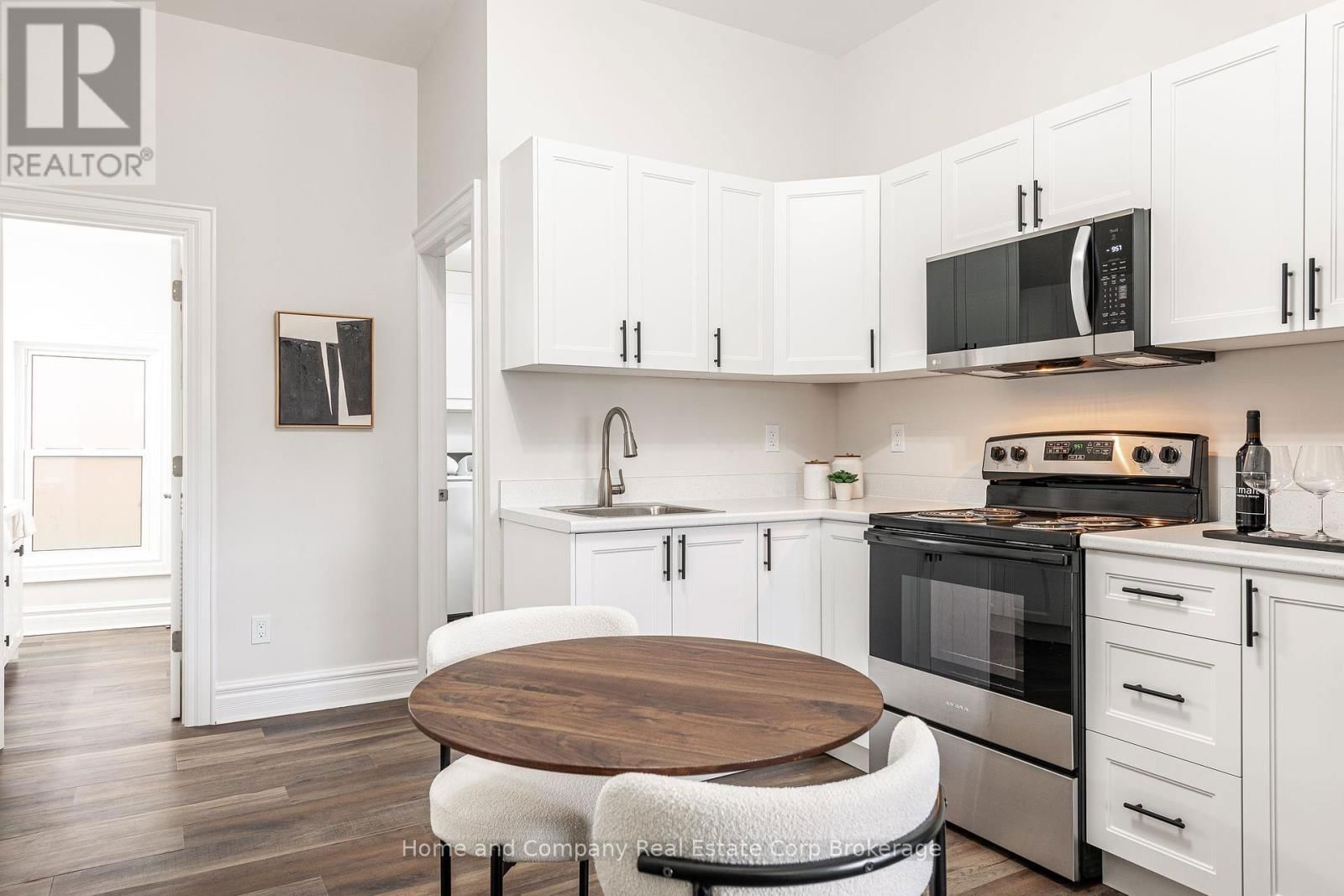 131 CAMBRIA STREET Image 6