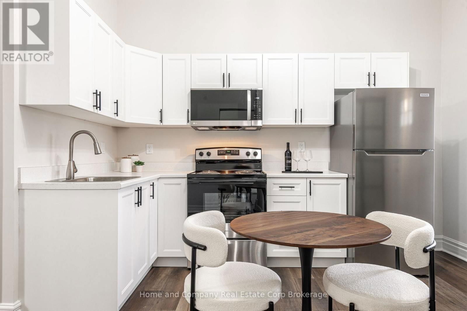 131 CAMBRIA STREET Image 8