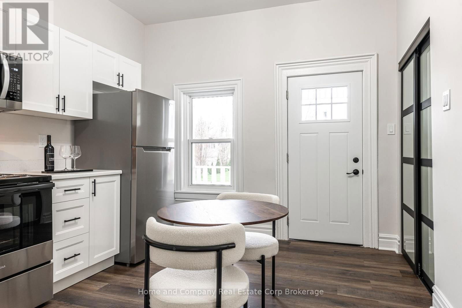 131 CAMBRIA STREET Image 9