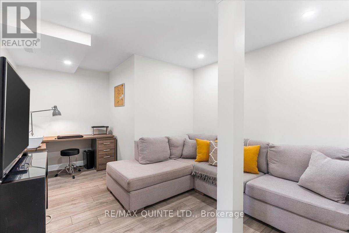 36 WILLIAMS LANE Image 38