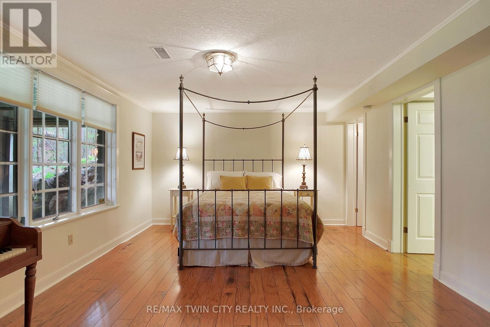 1298 WEST RIVER ROAD Image 34
