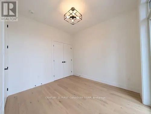 16 - 430 HEAD STREET Image 2