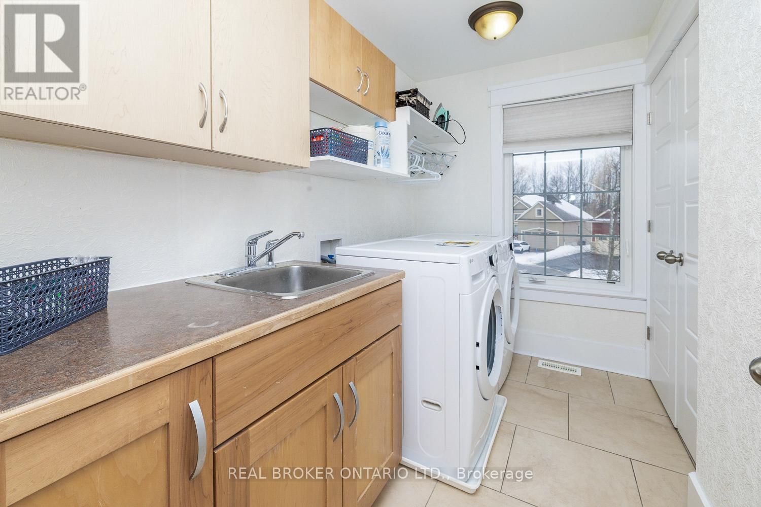 221 JENSEN COURT Image 30
