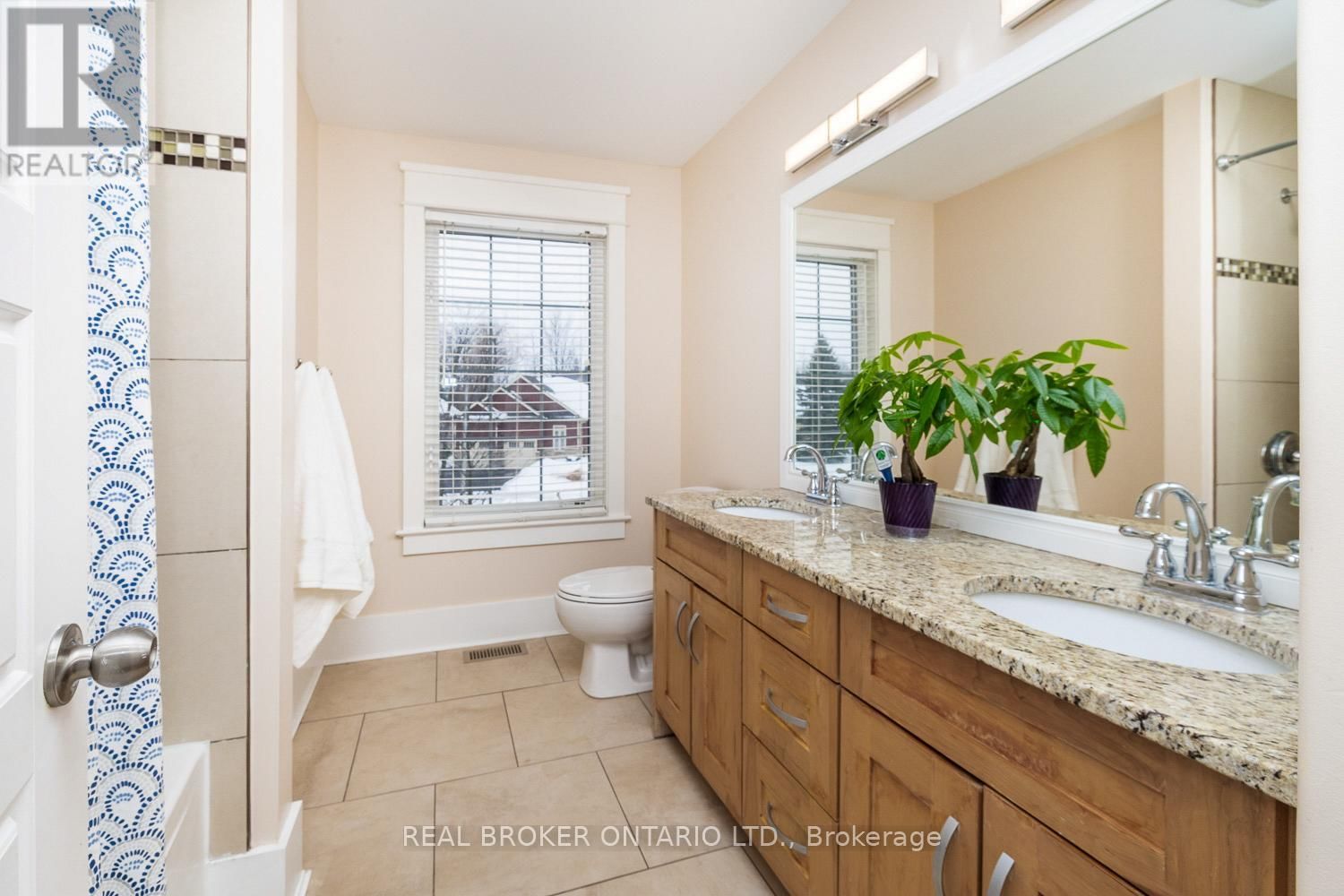 221 JENSEN COURT Image 32