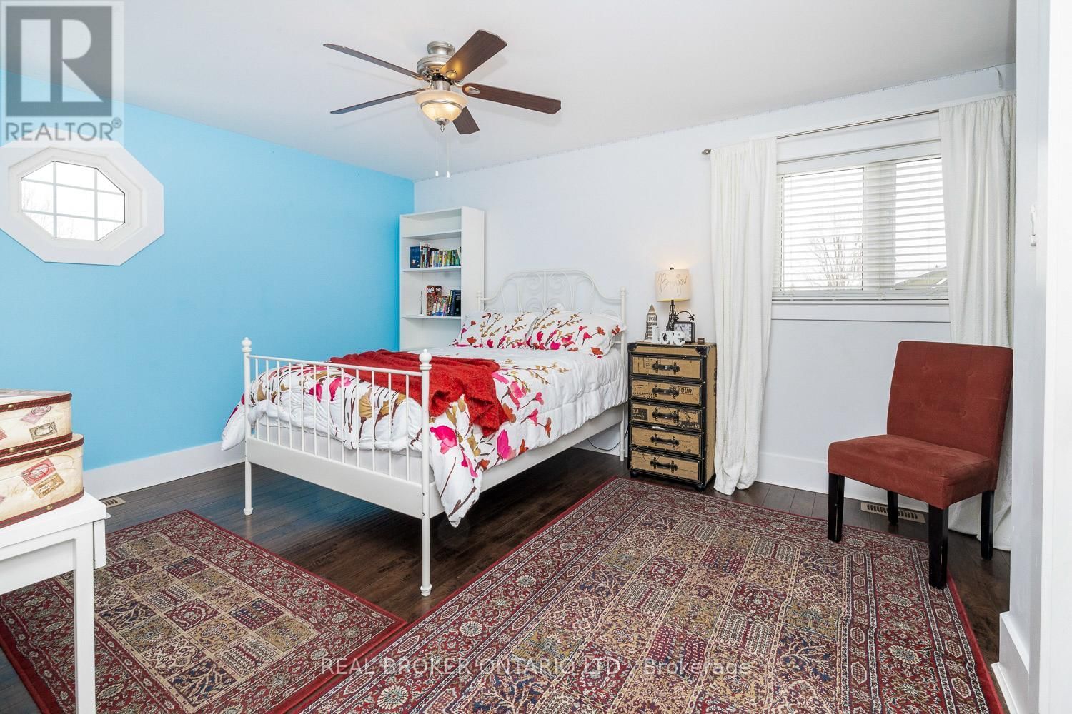 221 JENSEN COURT Image 33