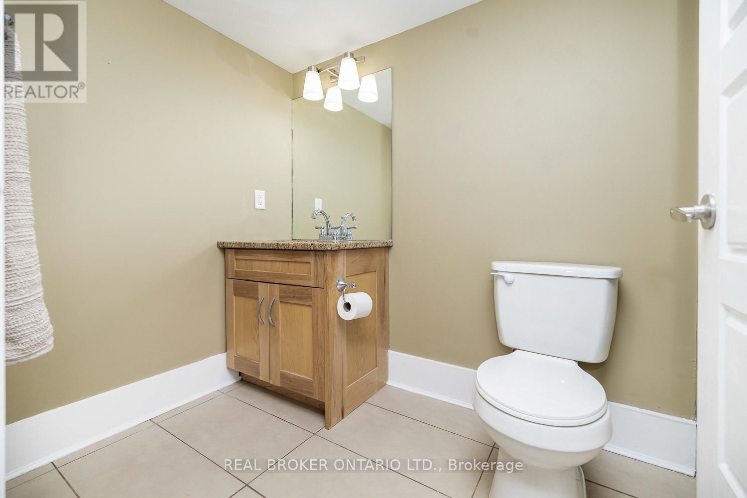 221 JENSEN COURT Image 43