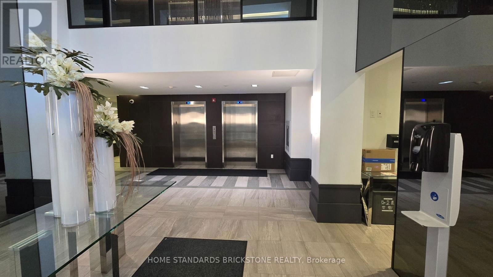 323 - 10 CONCORD PLACE Image 20