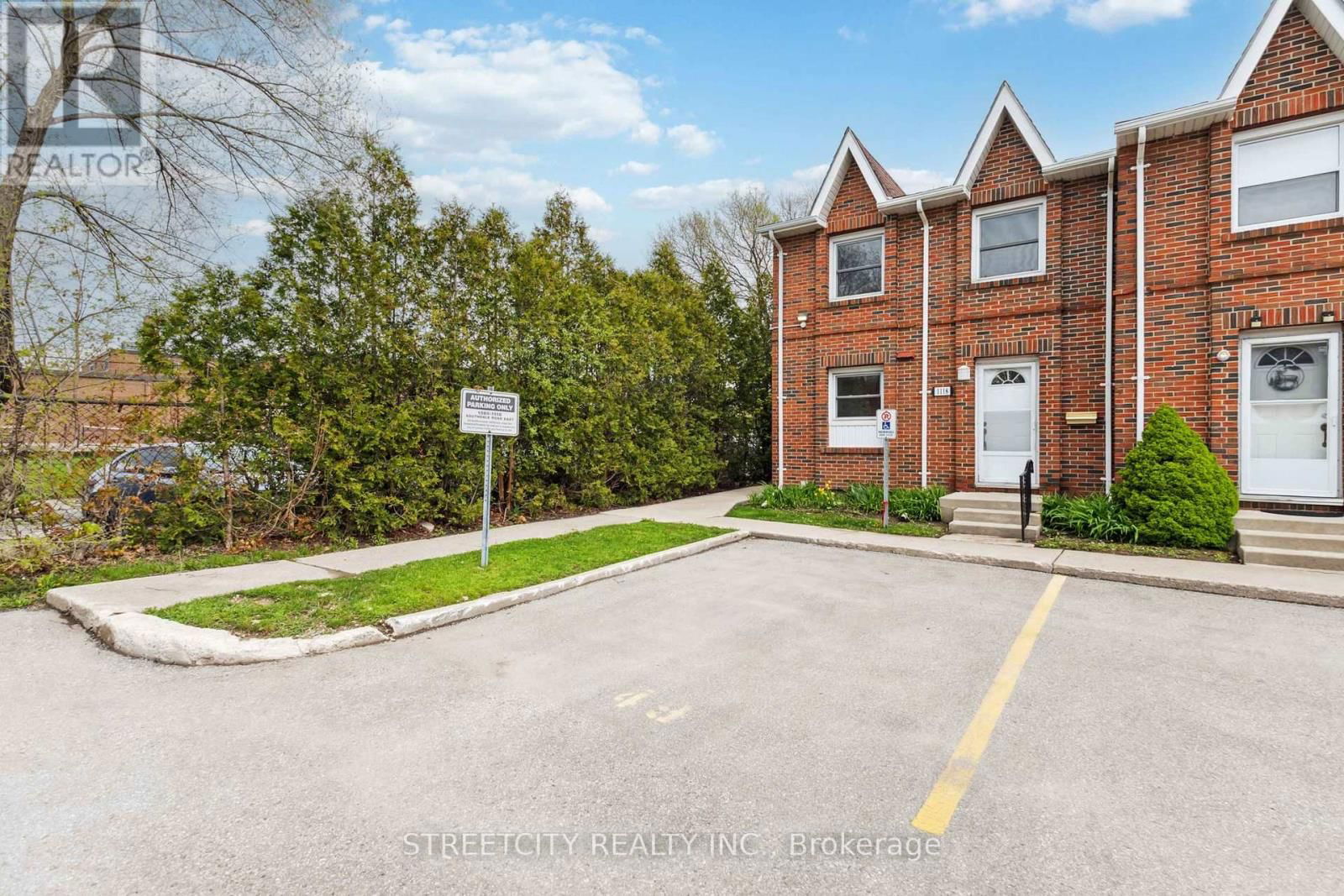 1118 SOUTHDALE ROAD EAST Image 3