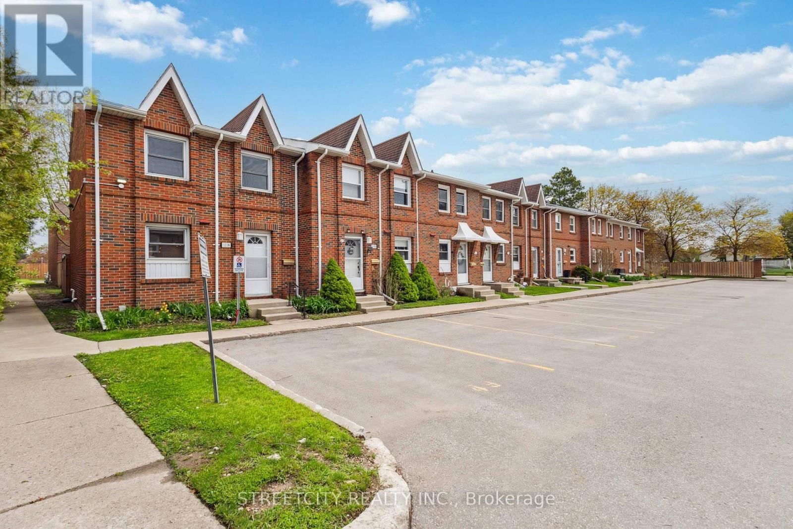 1118 SOUTHDALE ROAD EAST Image 4