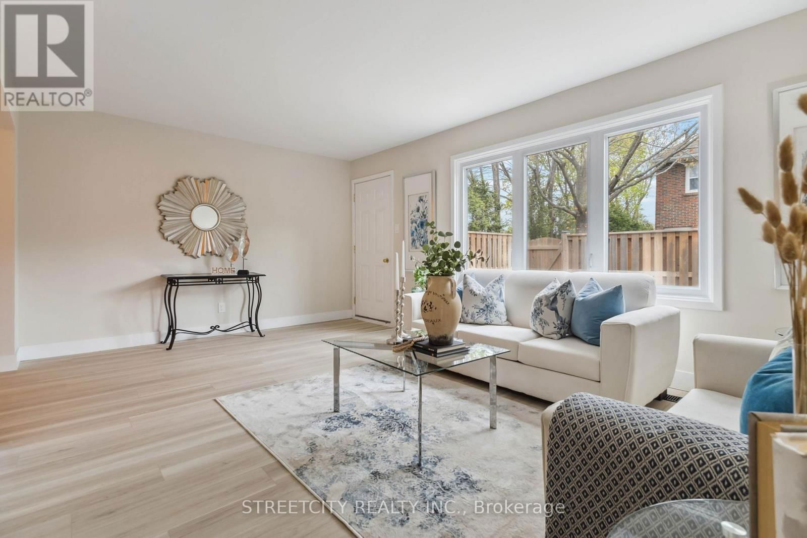 1118 SOUTHDALE ROAD EAST Image 9