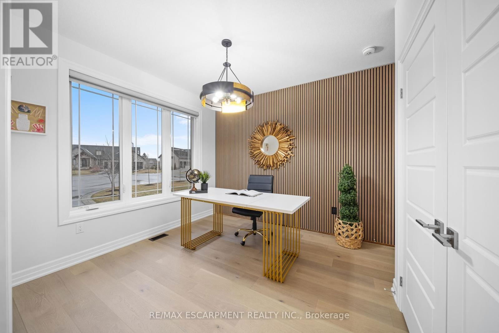 23 WHITCOMBE WAY Image 12