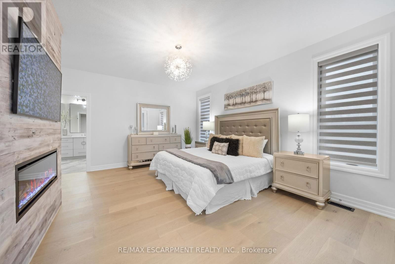 23 WHITCOMBE WAY Image 26