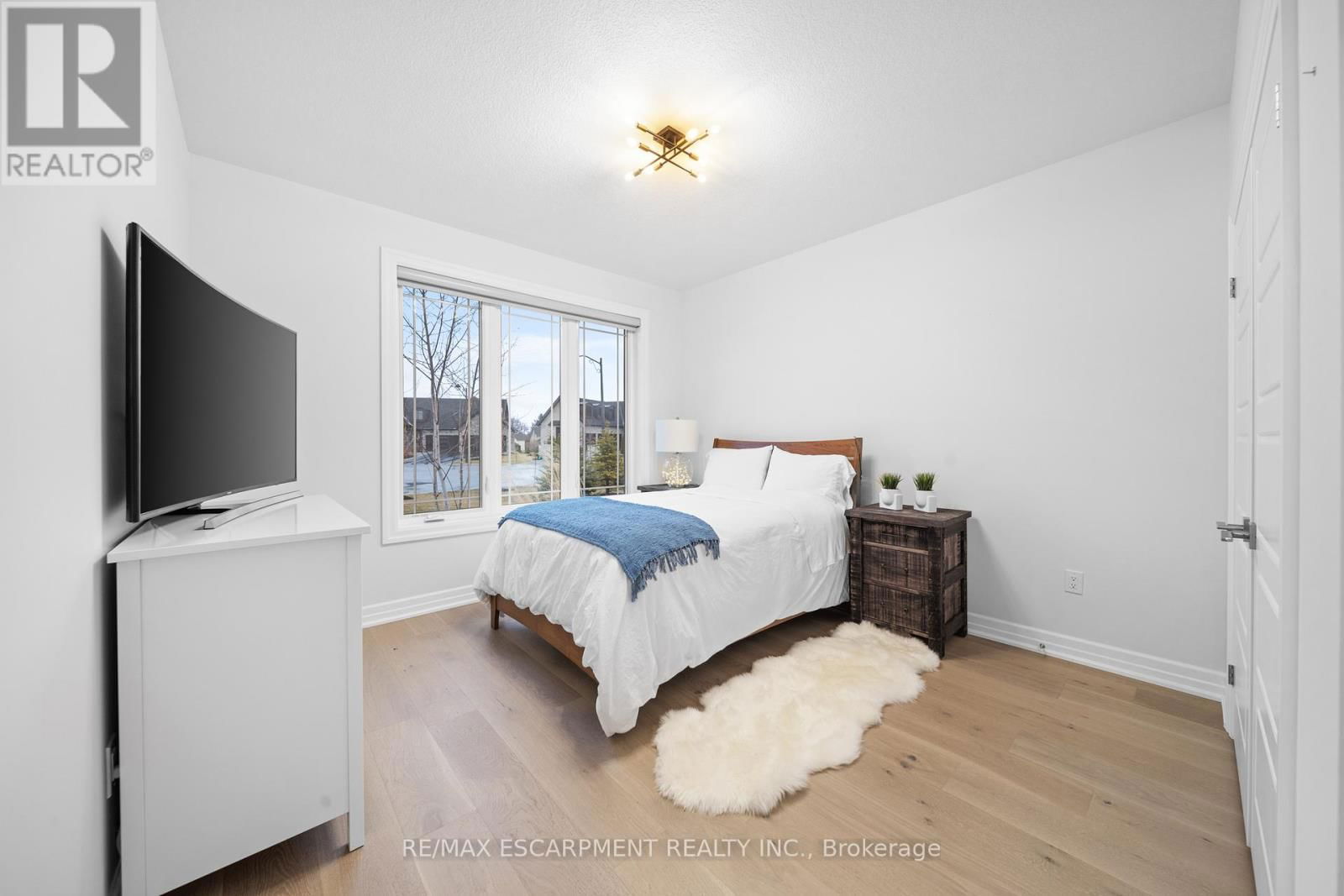 23 WHITCOMBE WAY Image 28