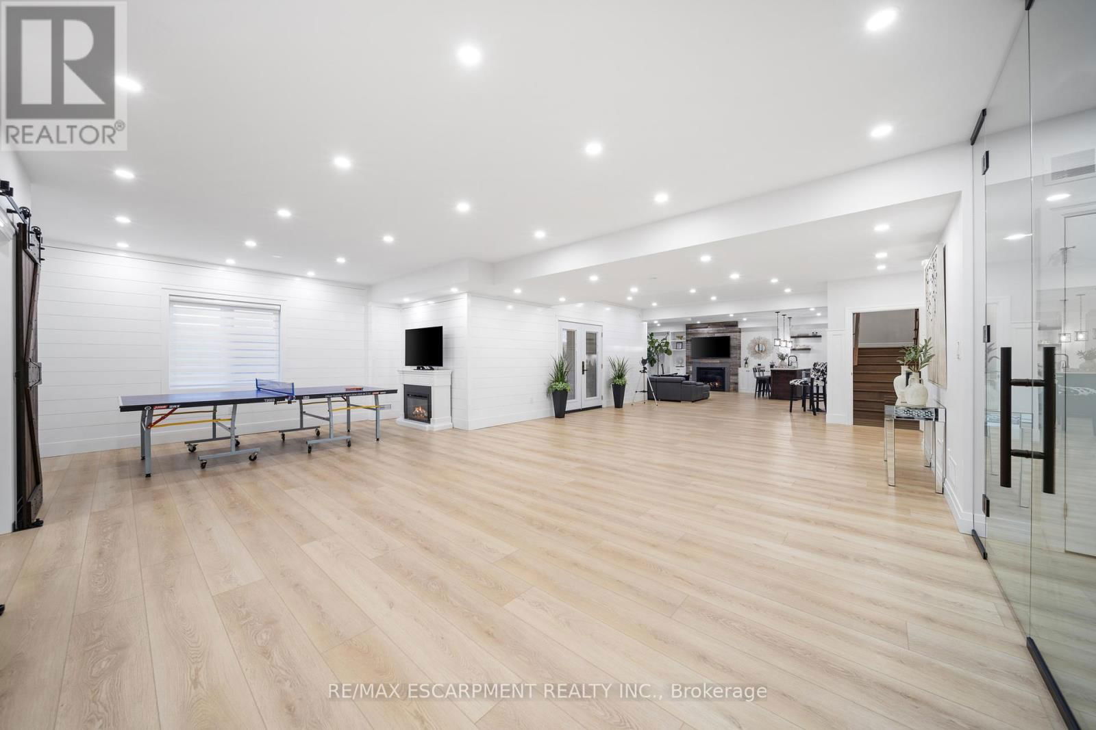 23 WHITCOMBE WAY Image 32