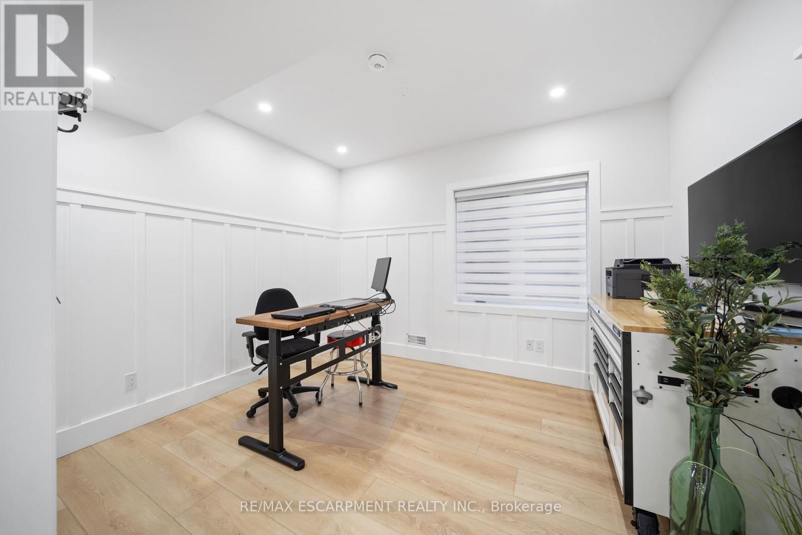 23 WHITCOMBE WAY Image 34
