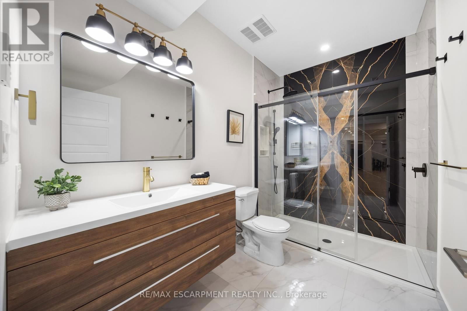 23 WHITCOMBE WAY Image 39