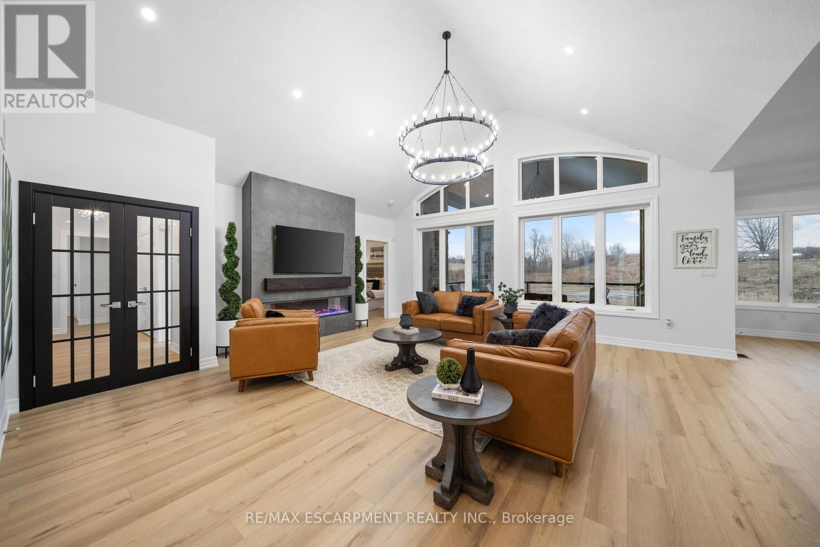 23 WHITCOMBE WAY Image 8