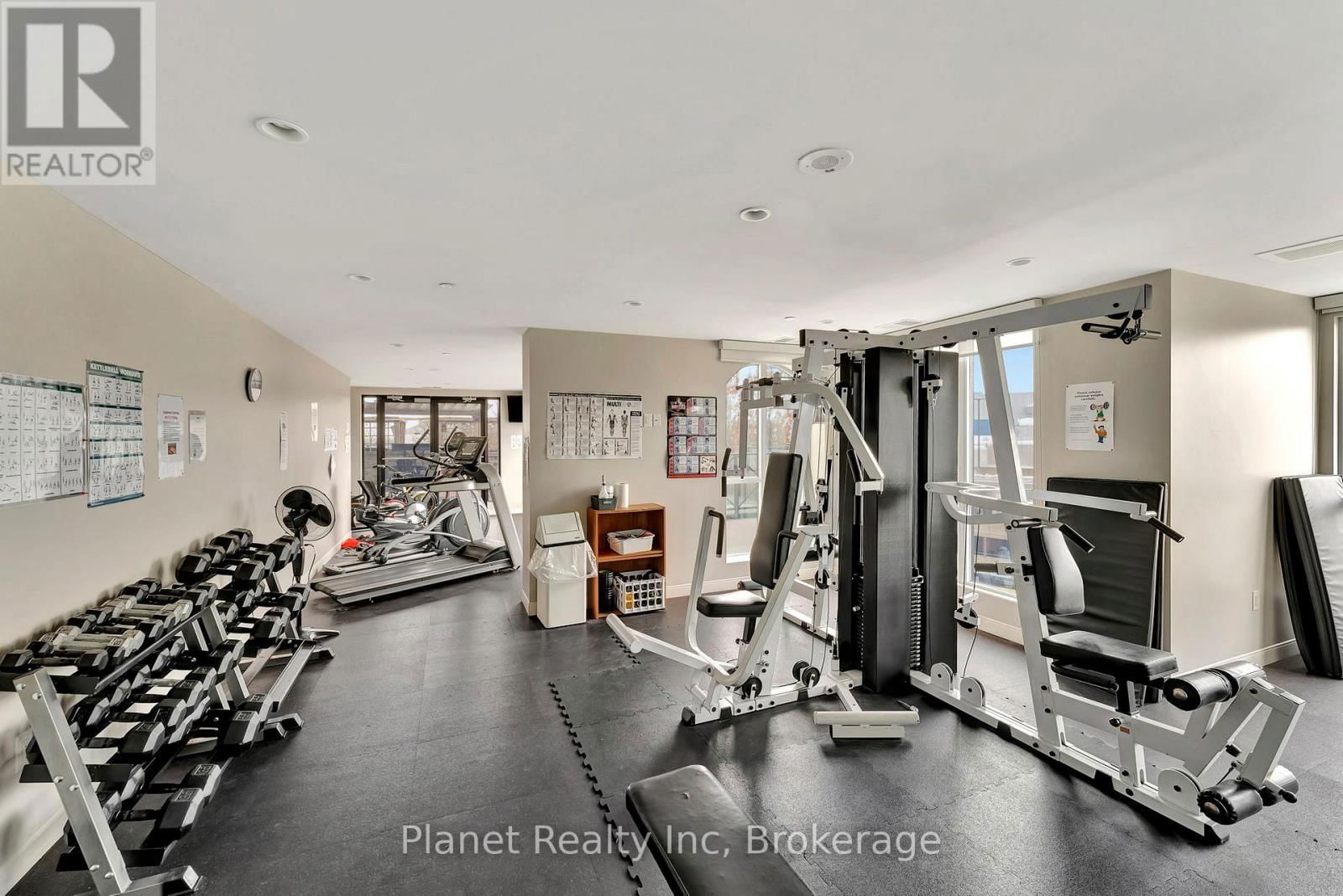906 - 160 MACDONELL STREET Image 31