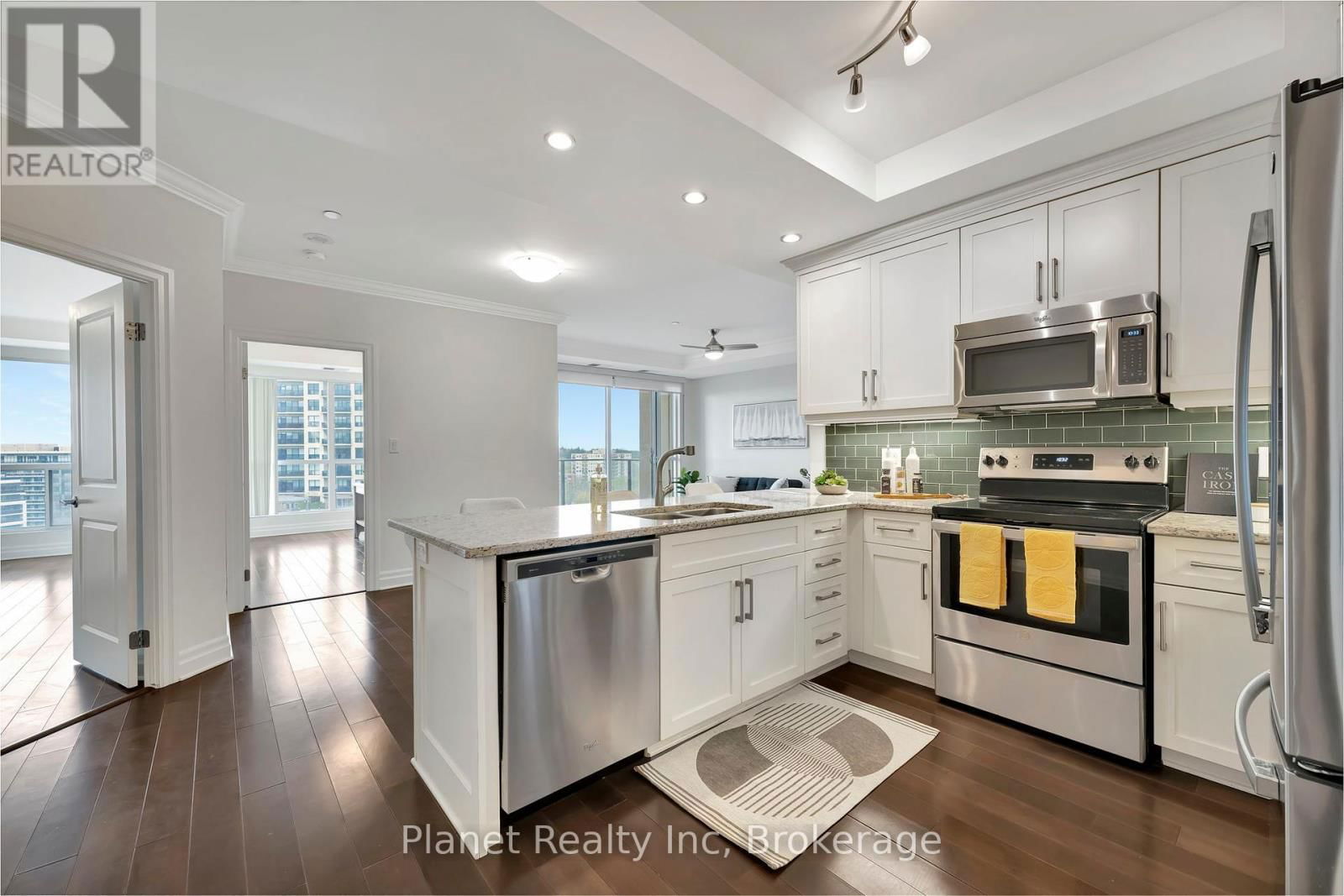 906 - 160 MACDONELL STREET Image 4