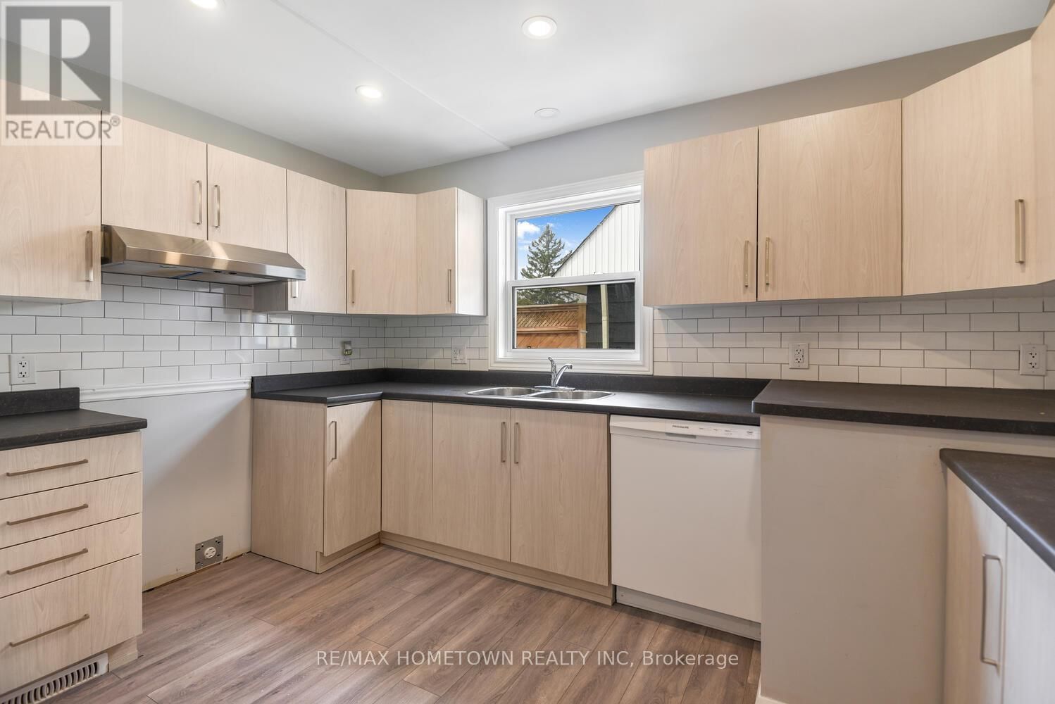 4 OTTER DRIVE Image 8