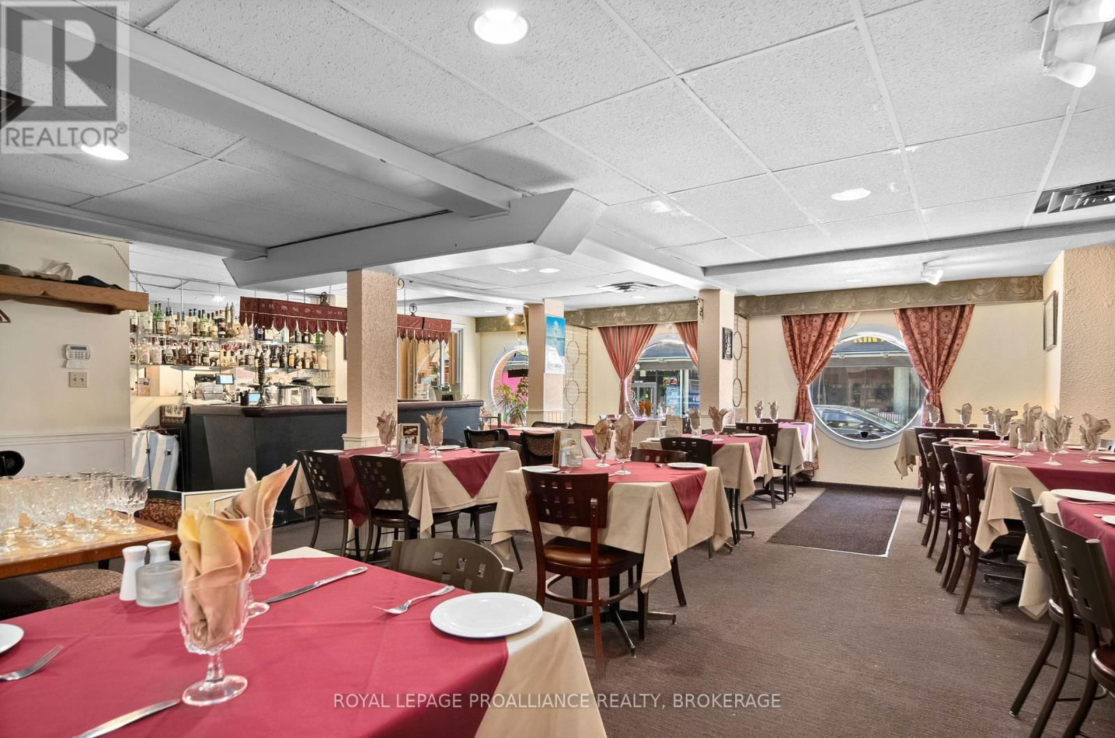 479 PRINCESS STREET Image 10