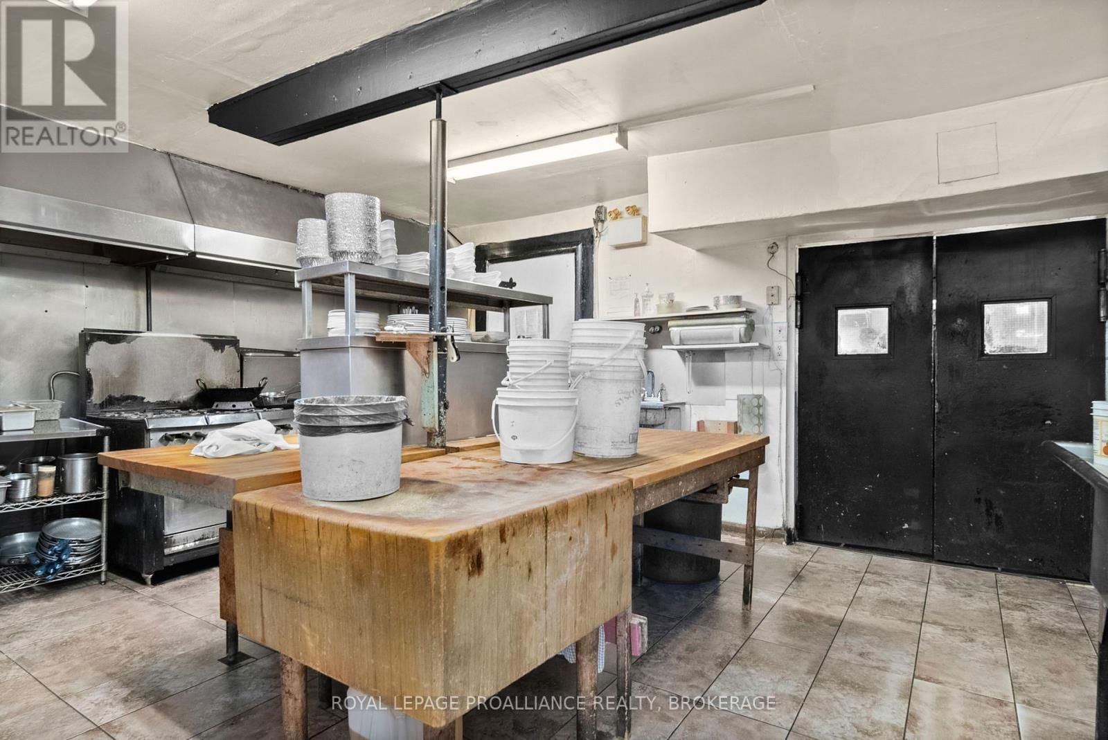 479 PRINCESS STREET Image 17