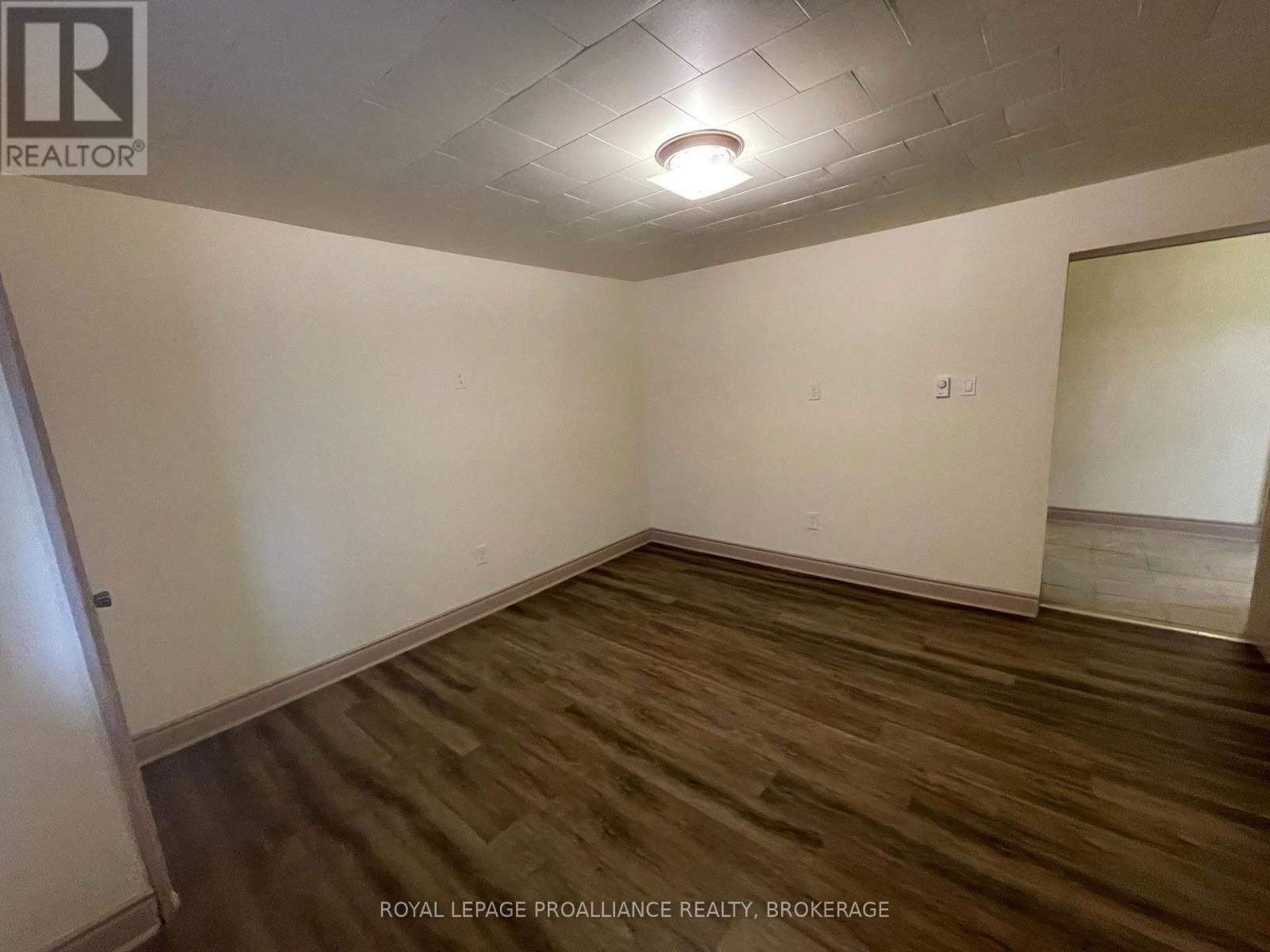 479 PRINCESS STREET Image 32