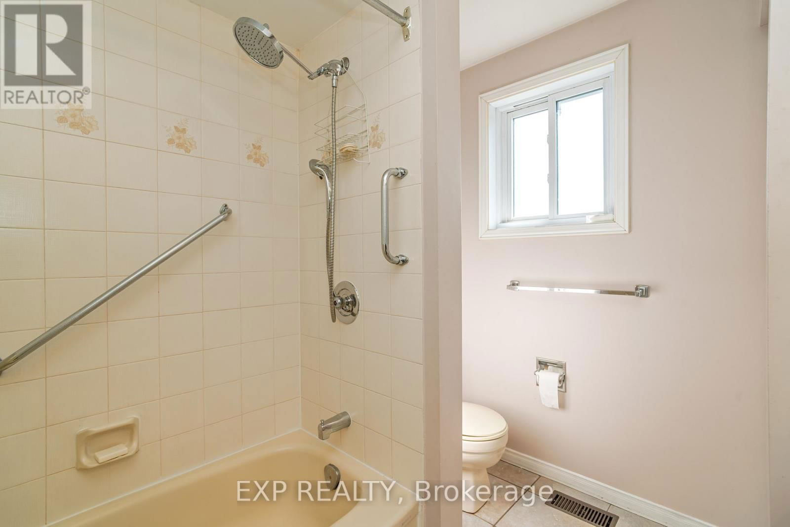 184 DES PINS PLACE Image 25