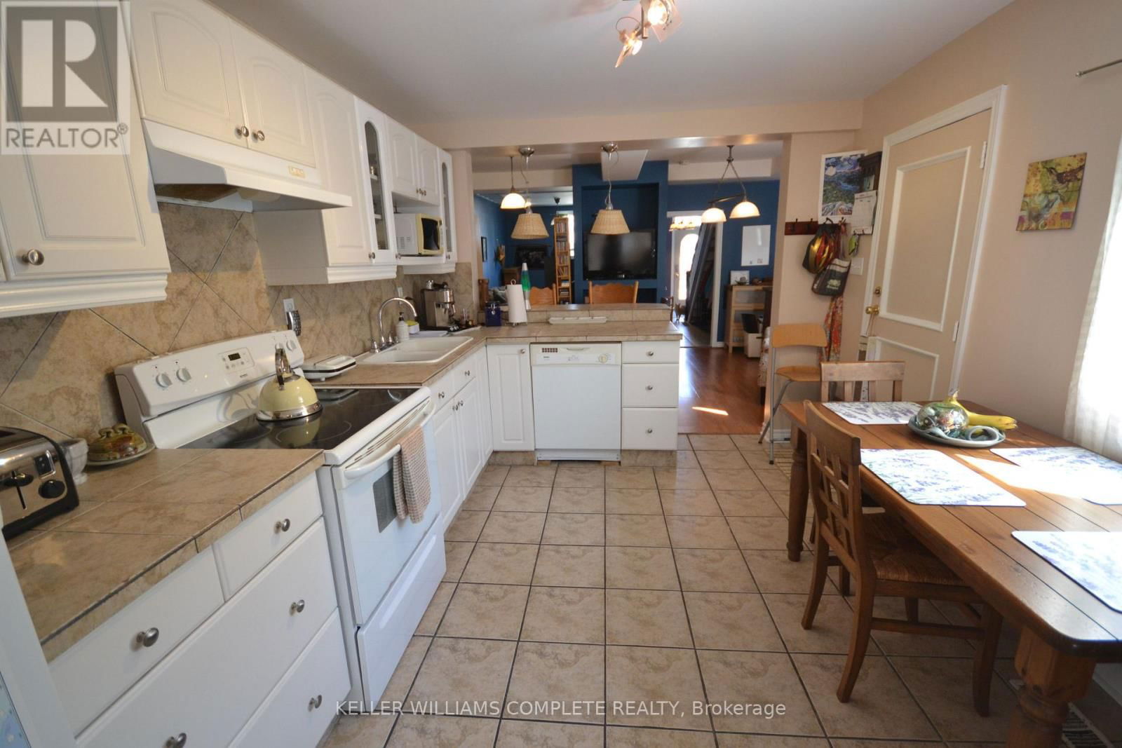 25 CHATHAM STREET Image 16