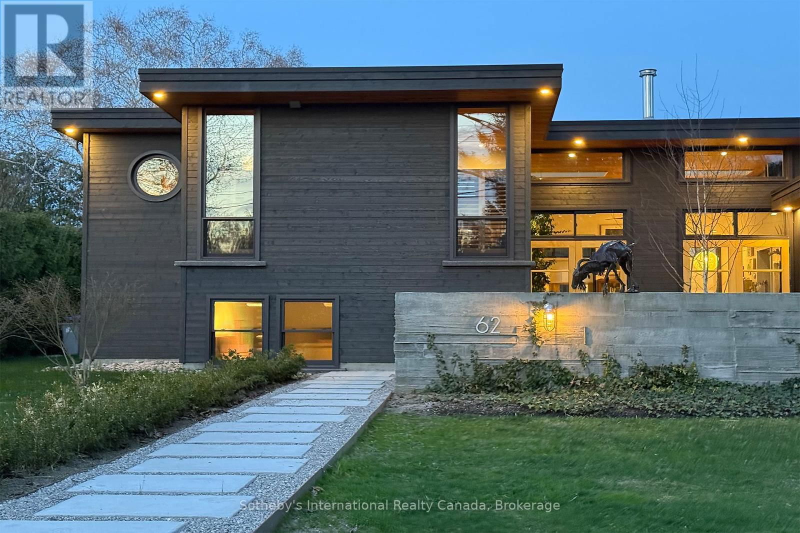 62 TUYLL STREET Image 36