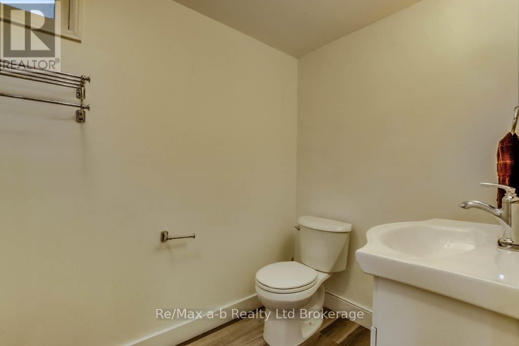 9 DUNCAN STREET Image 29