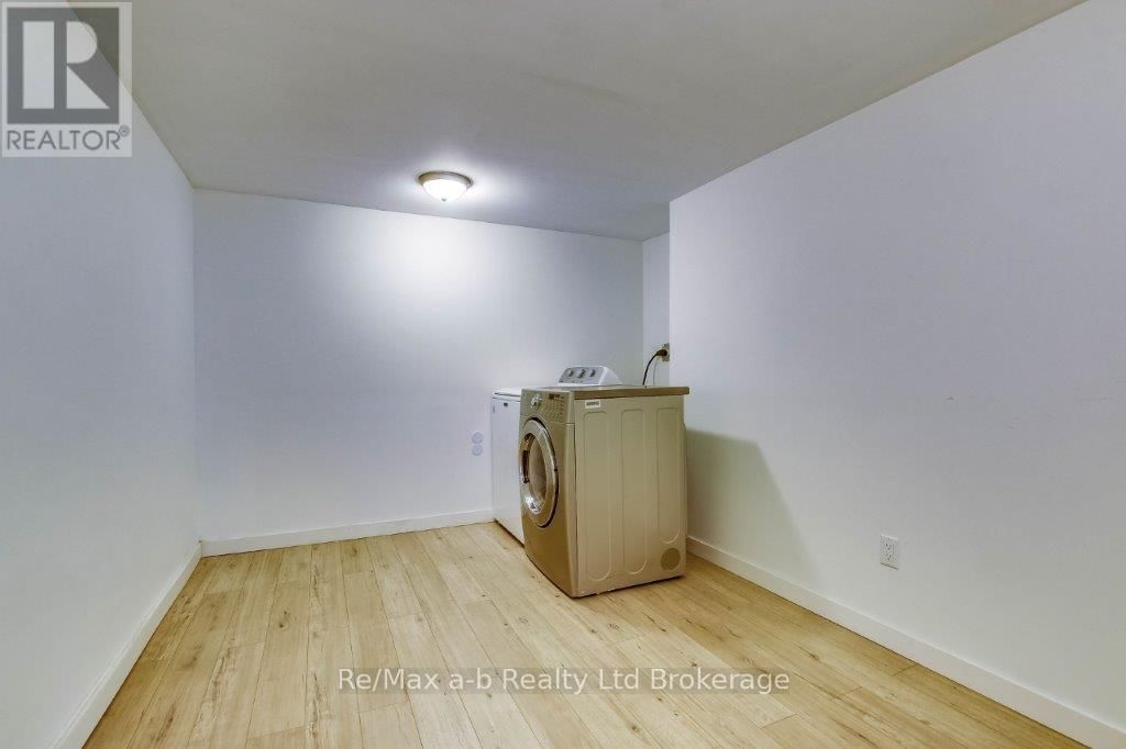 9 DUNCAN STREET Image 33