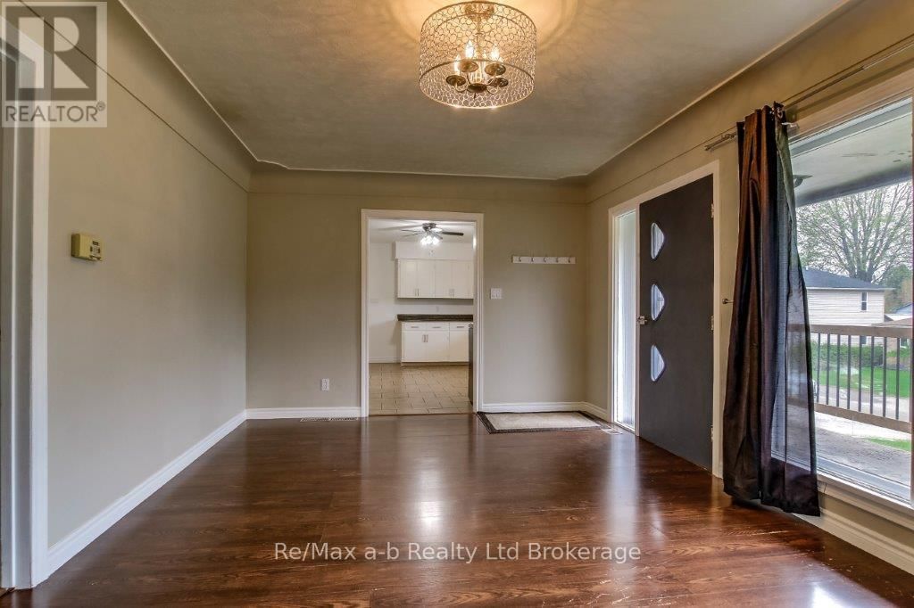 9 DUNCAN STREET Image 8