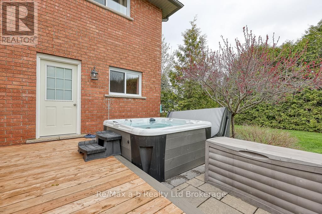 584414 BEACHVILLE ROAD Image 13