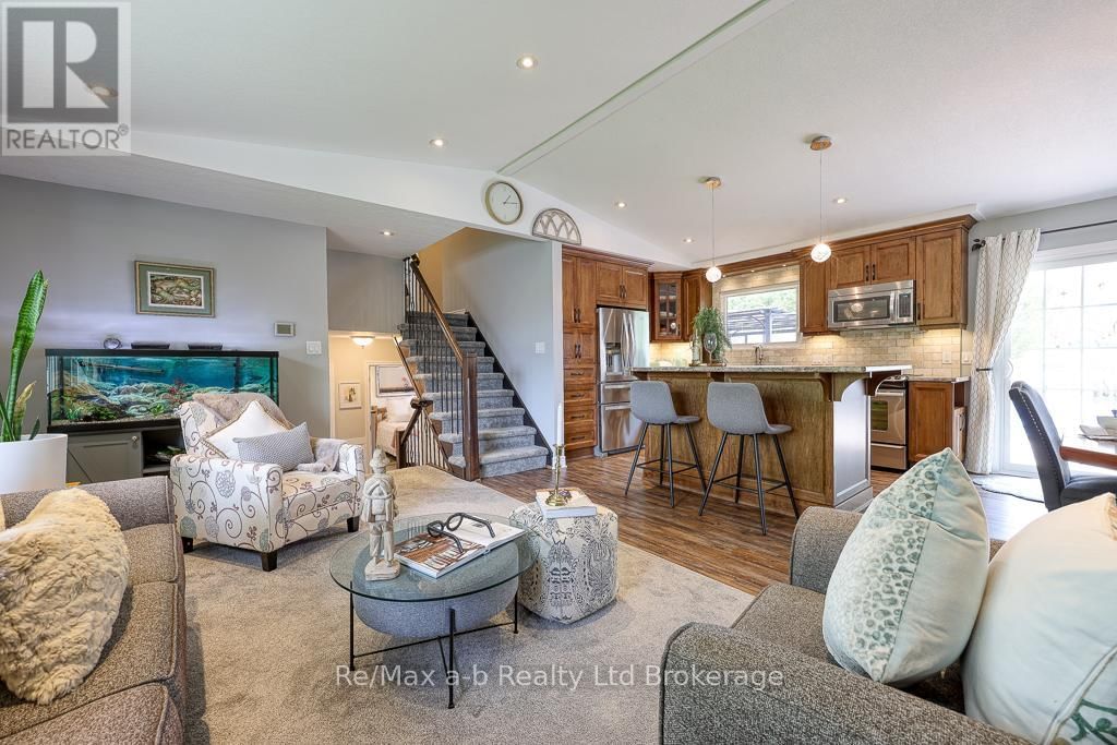 584414 BEACHVILLE ROAD Image 18