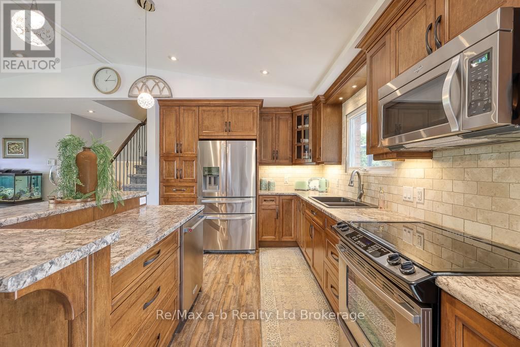 584414 BEACHVILLE ROAD Image 21