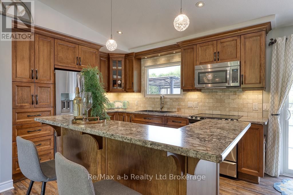 584414 BEACHVILLE ROAD Image 23