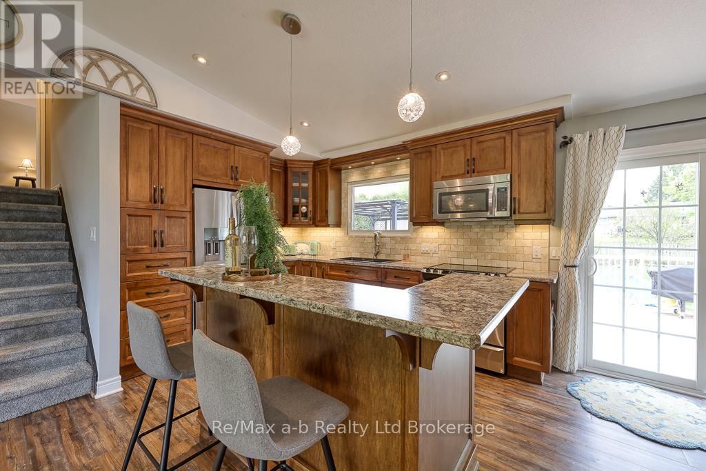 584414 BEACHVILLE ROAD Image 24