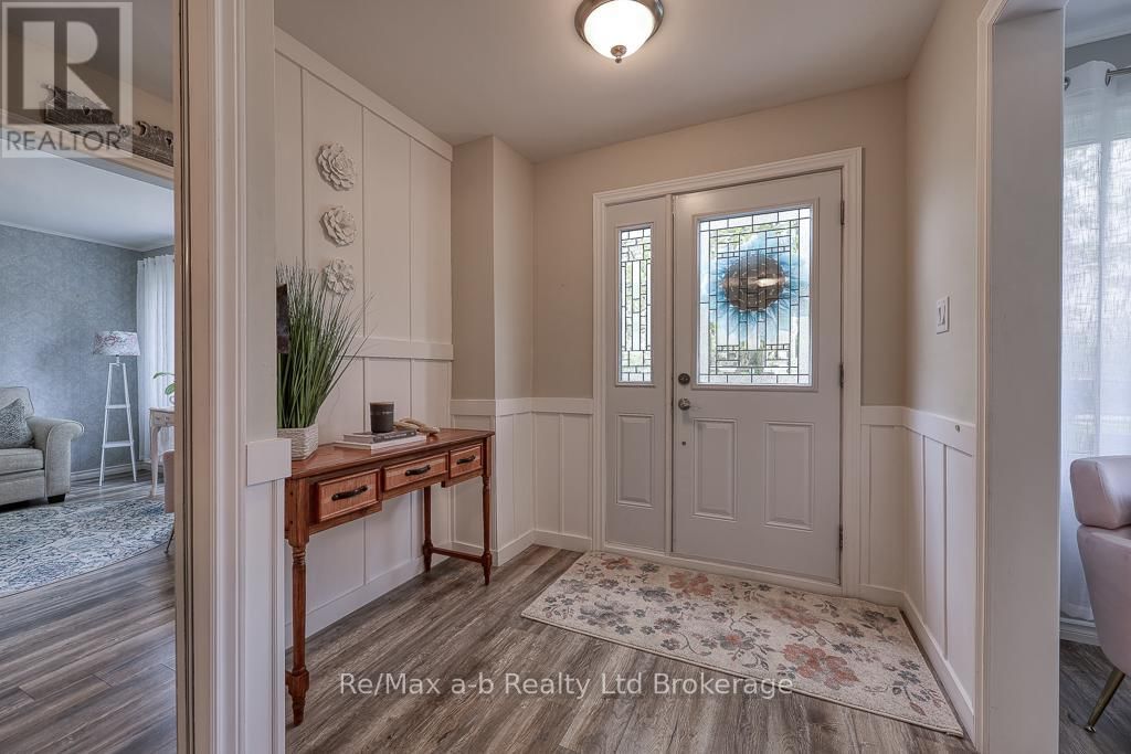 584414 BEACHVILLE ROAD Image 25