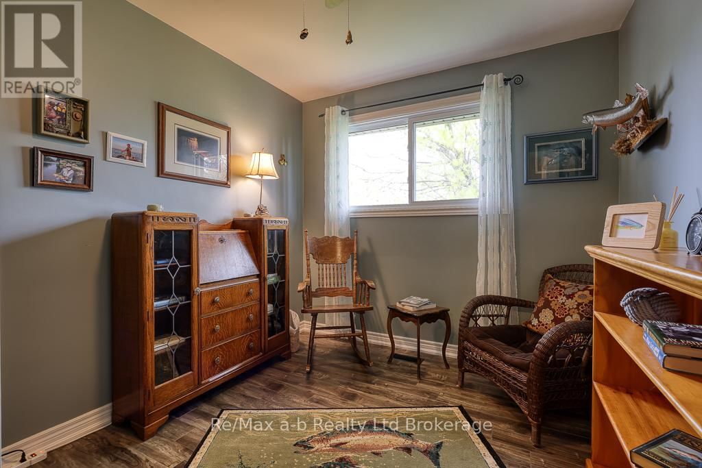 584414 BEACHVILLE ROAD Image 31