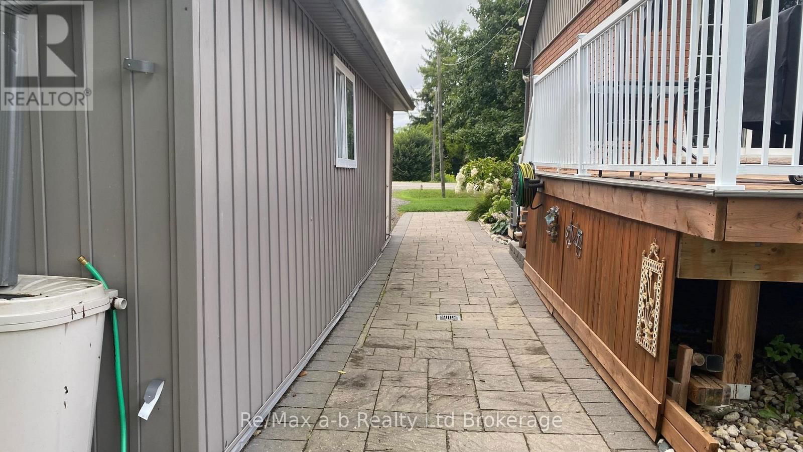 584414 BEACHVILLE ROAD Image 46